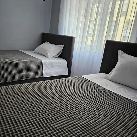 Edi's Apartments-cozy In The Center Appartamento Tirana