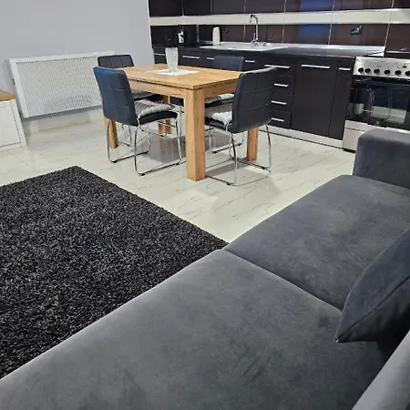 Appartamento Edi's Apartments-cozy In The Center Tirana