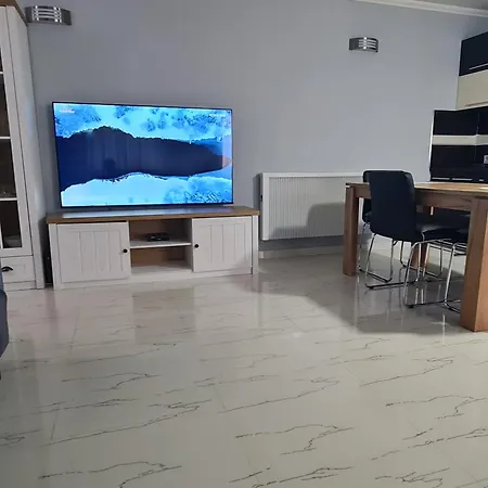 Edi's Apartments-cozy In The Center Apartment Tirana