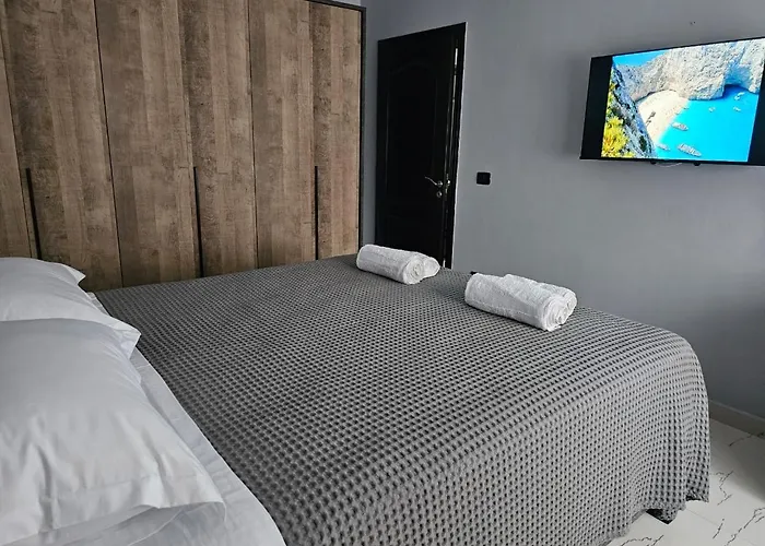 Edi's Apartments-cozy In The Center Apartment *
